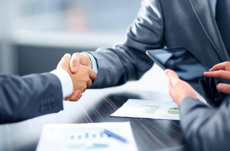 Financial Services vs Fintech: Who’s Ruling The Market?