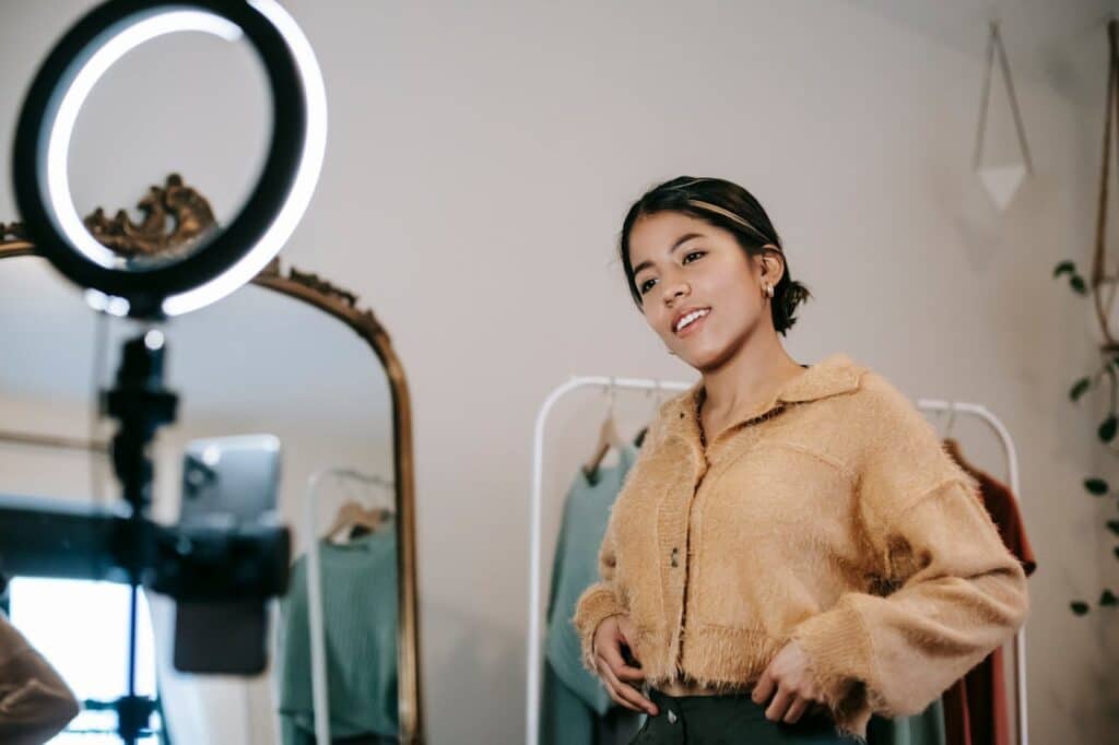 The Rise of Micro-Influencers: Small Audiences, Big Impact